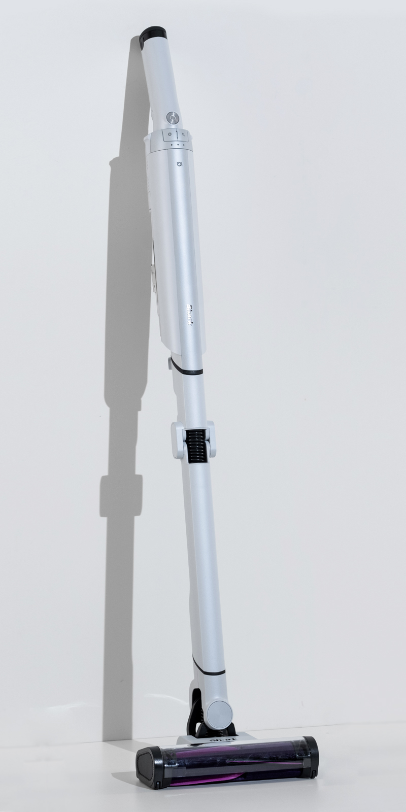 総論】小型で軽くても吸引力はパワーアップ！ ゴミを収集できる充電台