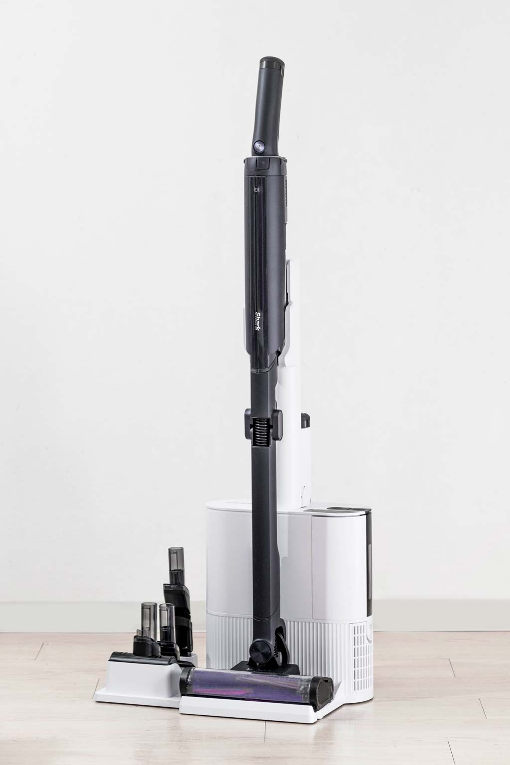 総論】ゴミ自動収集機能付きコードレスクリーナーは「本体の軽さ」も人気